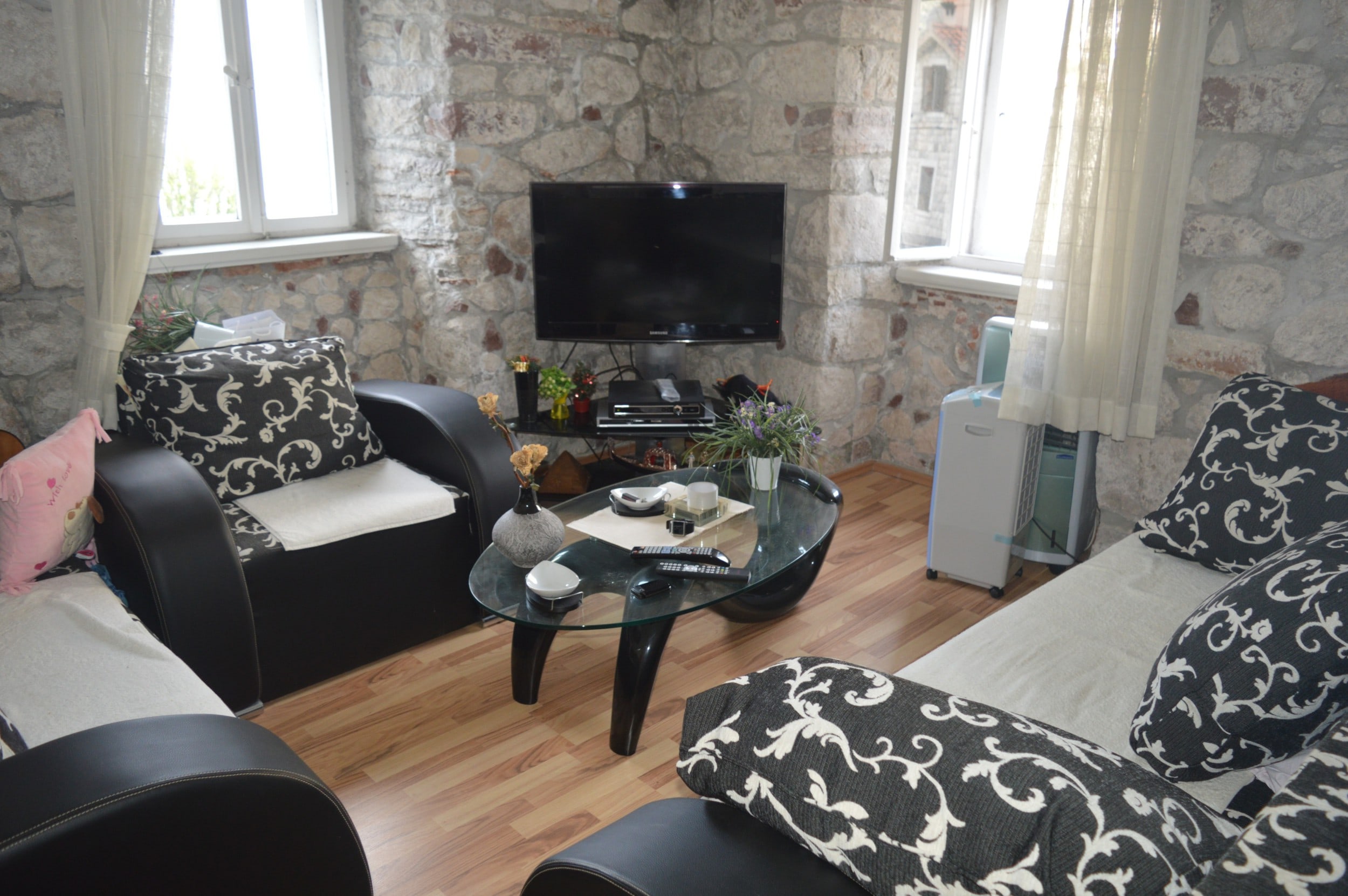 Waterfront stone house in Muo