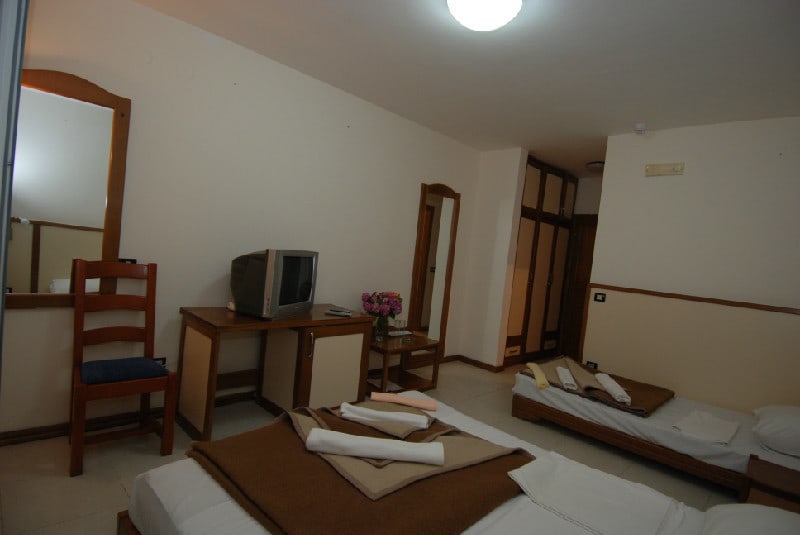 Waterfront hotel in Stoliv