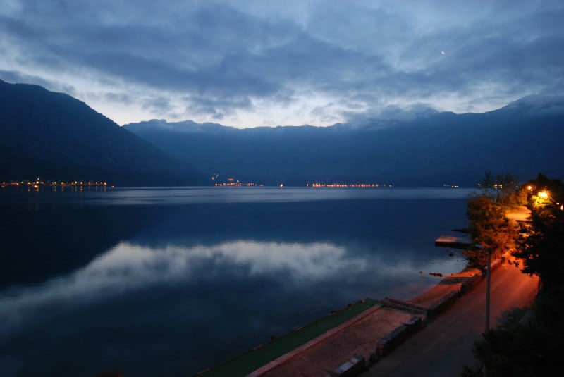 Waterfront hotel in Stoliv