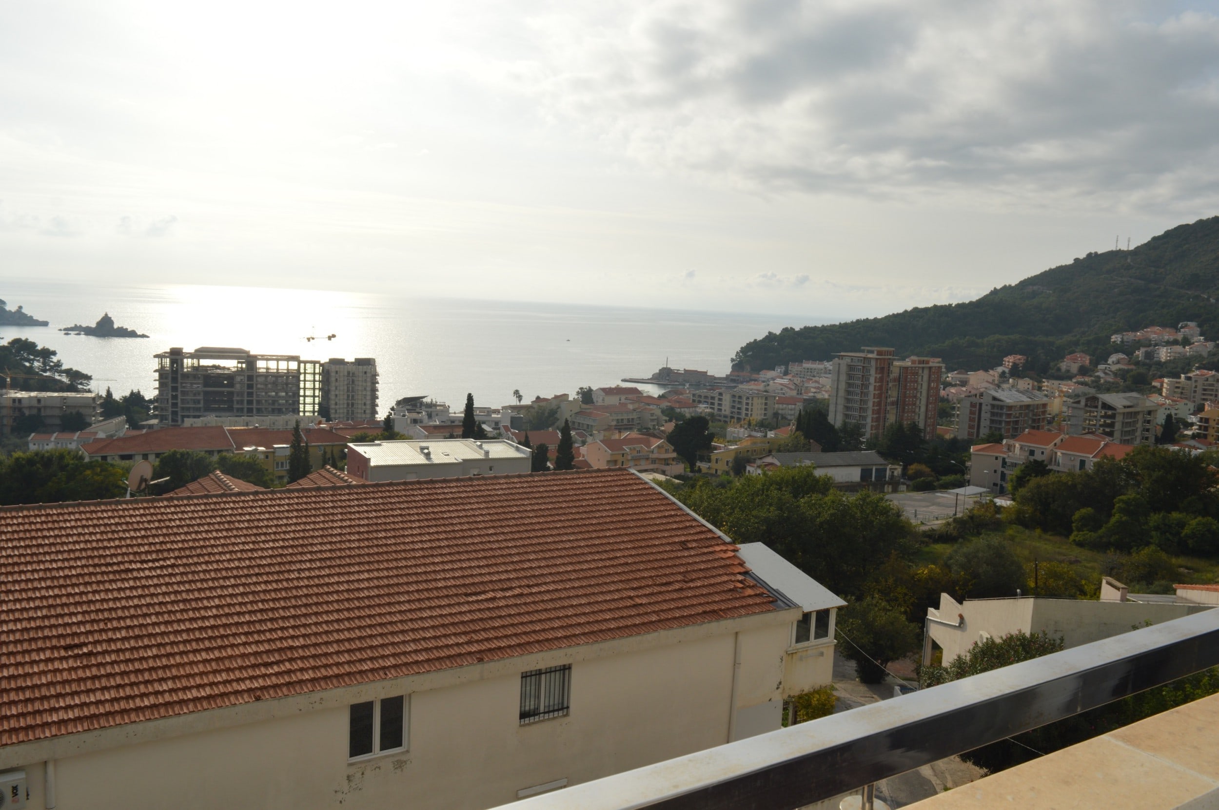 Apartment with sea views in Petrovac