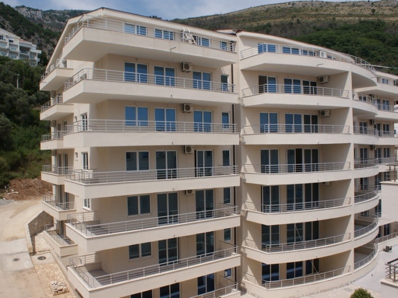 New apartments with limited sea views