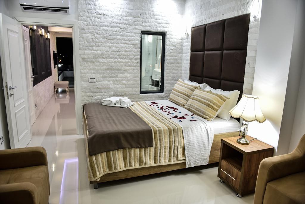 Exclusive 5-star hotel, Pines