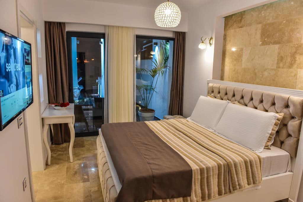 Exclusive 5-star hotel, Pines