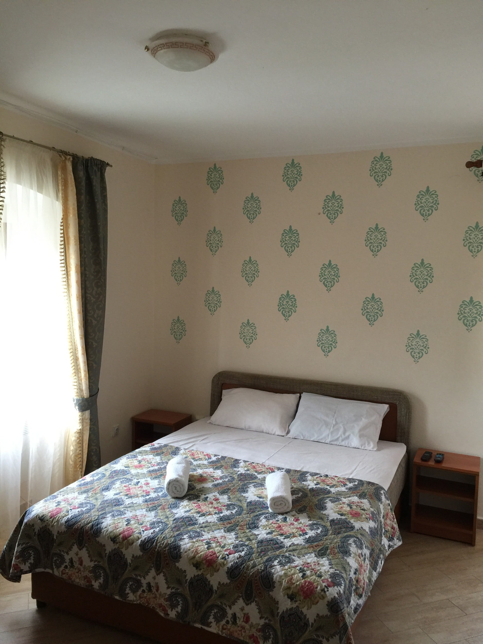 Lovely waterfront apart hotel in Djenovici