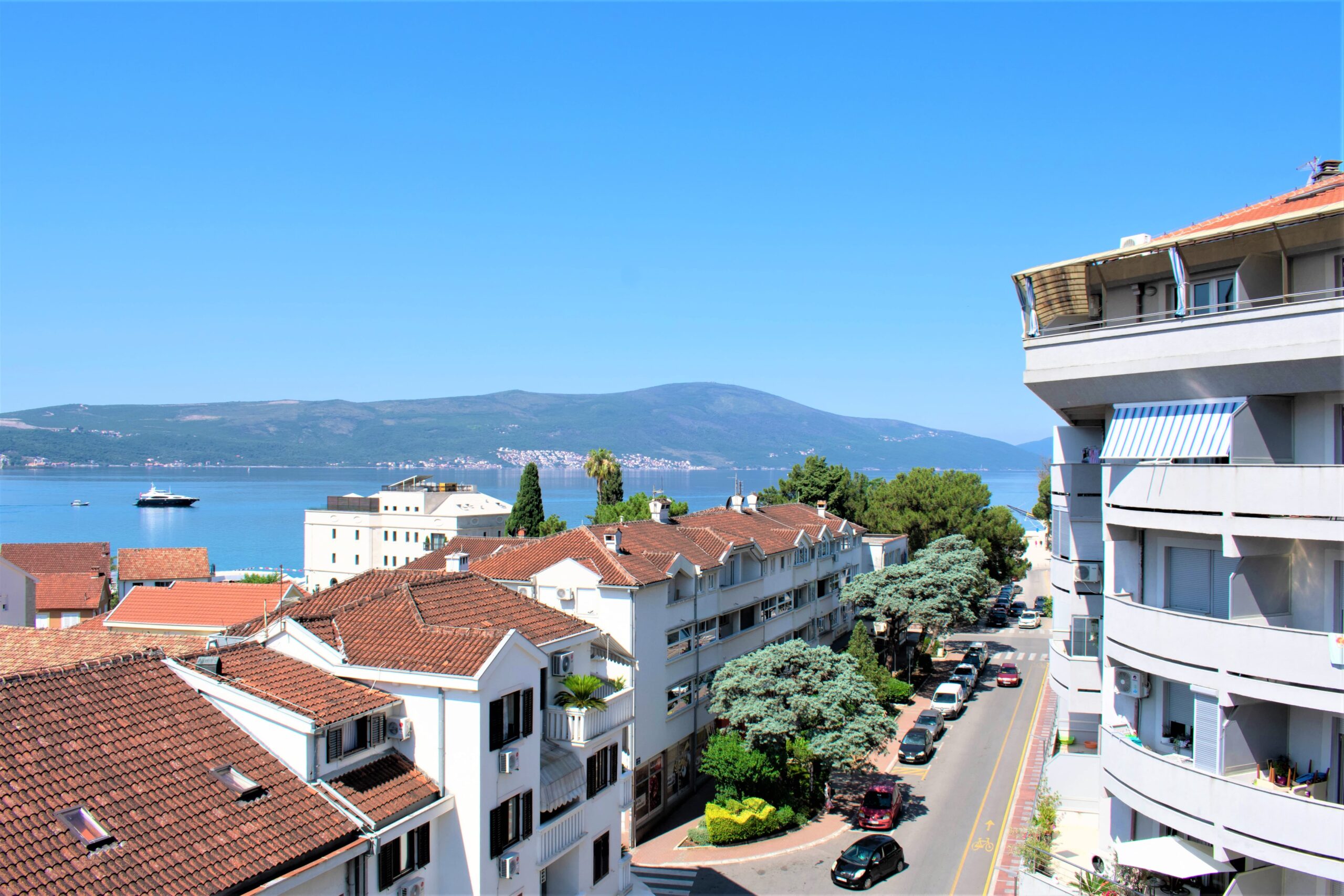 Beautiful duplex in the center of Tivat