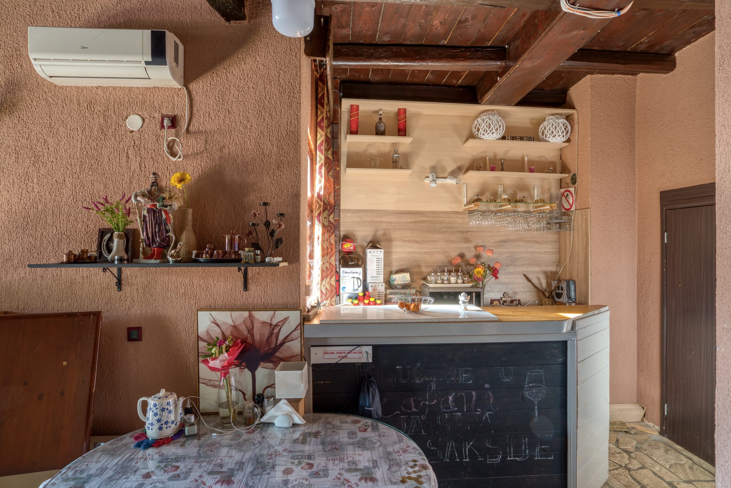 Semi-detached mini hotel on first line Kalimanj