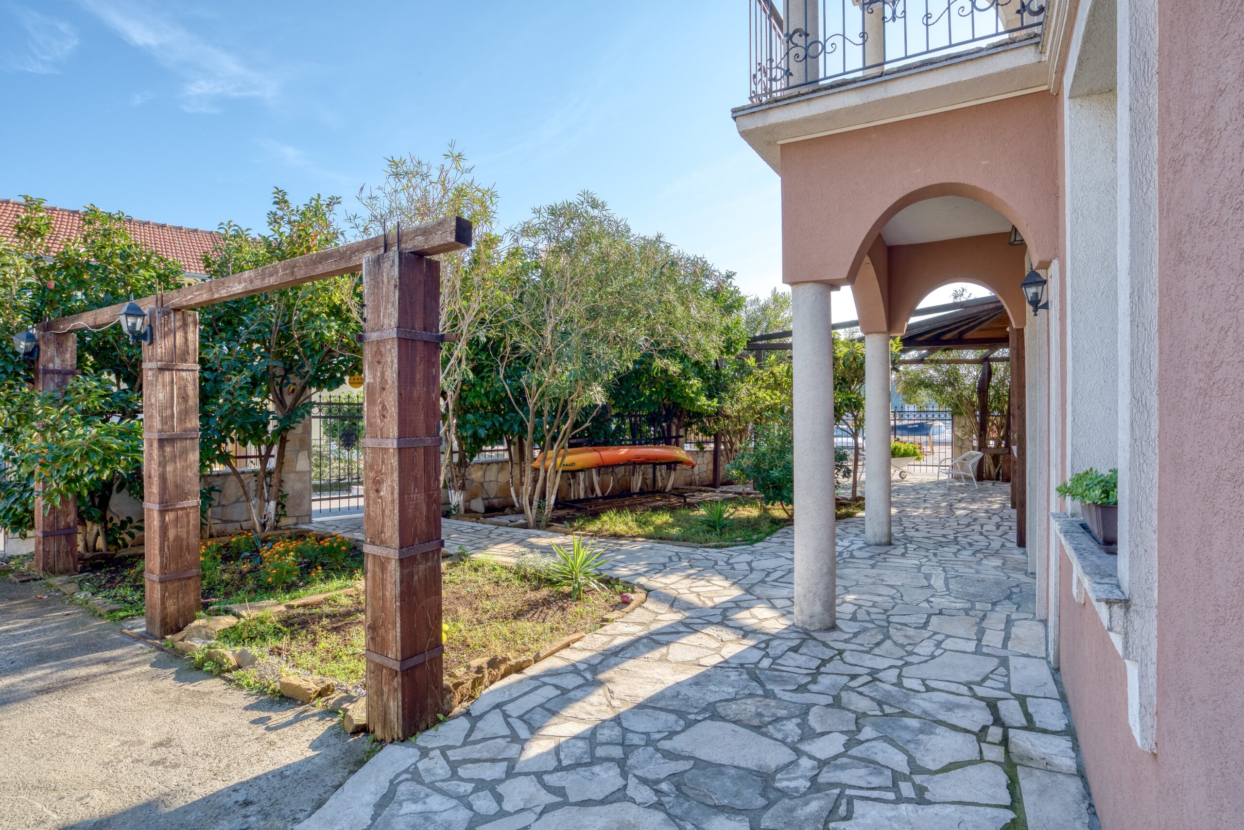 Semi-detached mini hotel on first line Kalimanj