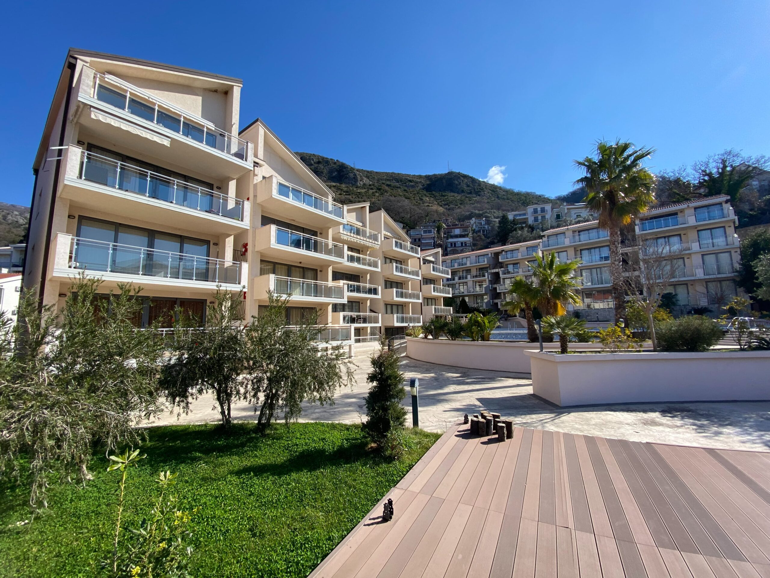 Two-bedroom apartment in modern complex with pool