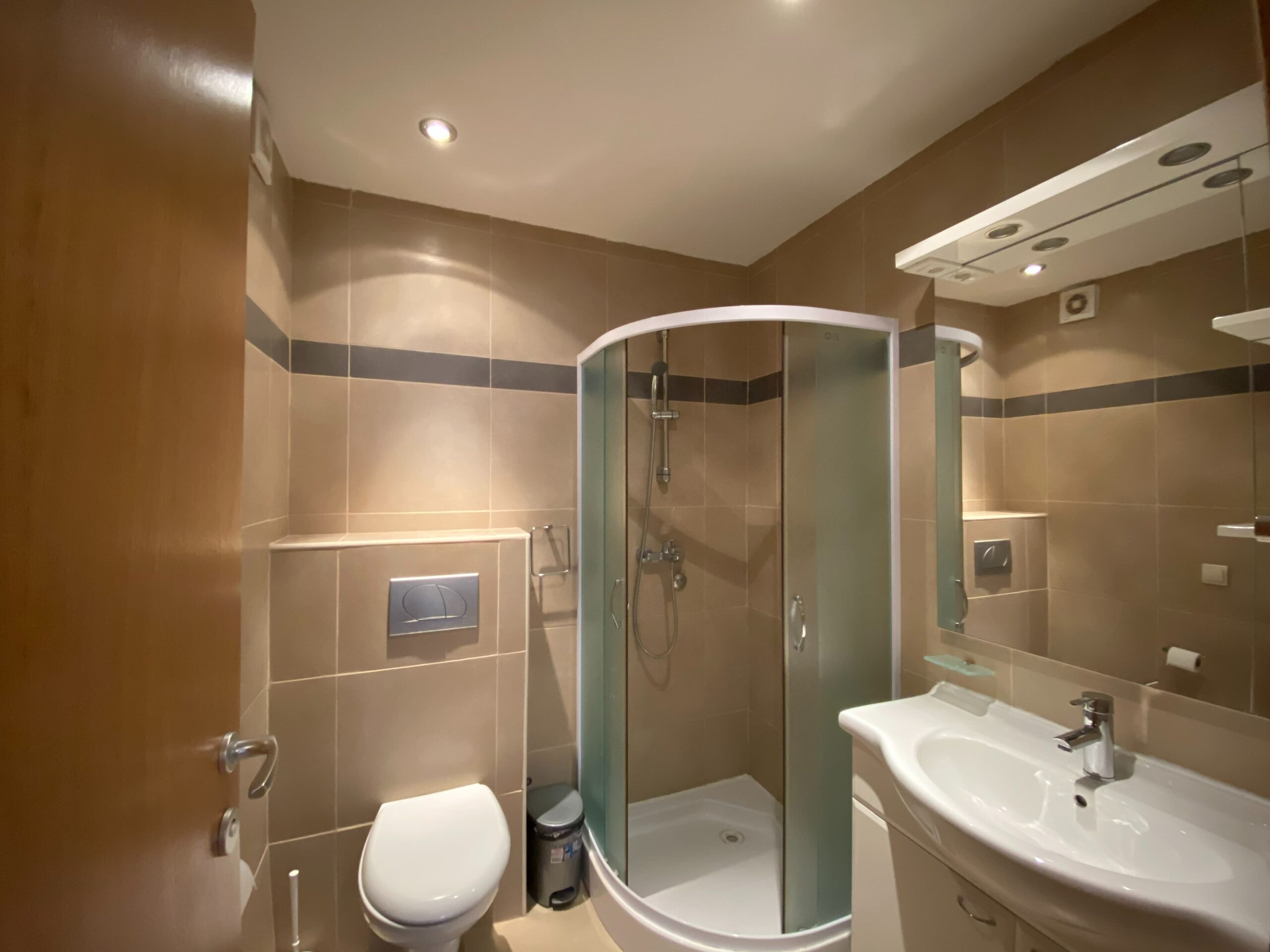 Two-bedroom apartment in modern complex with pool