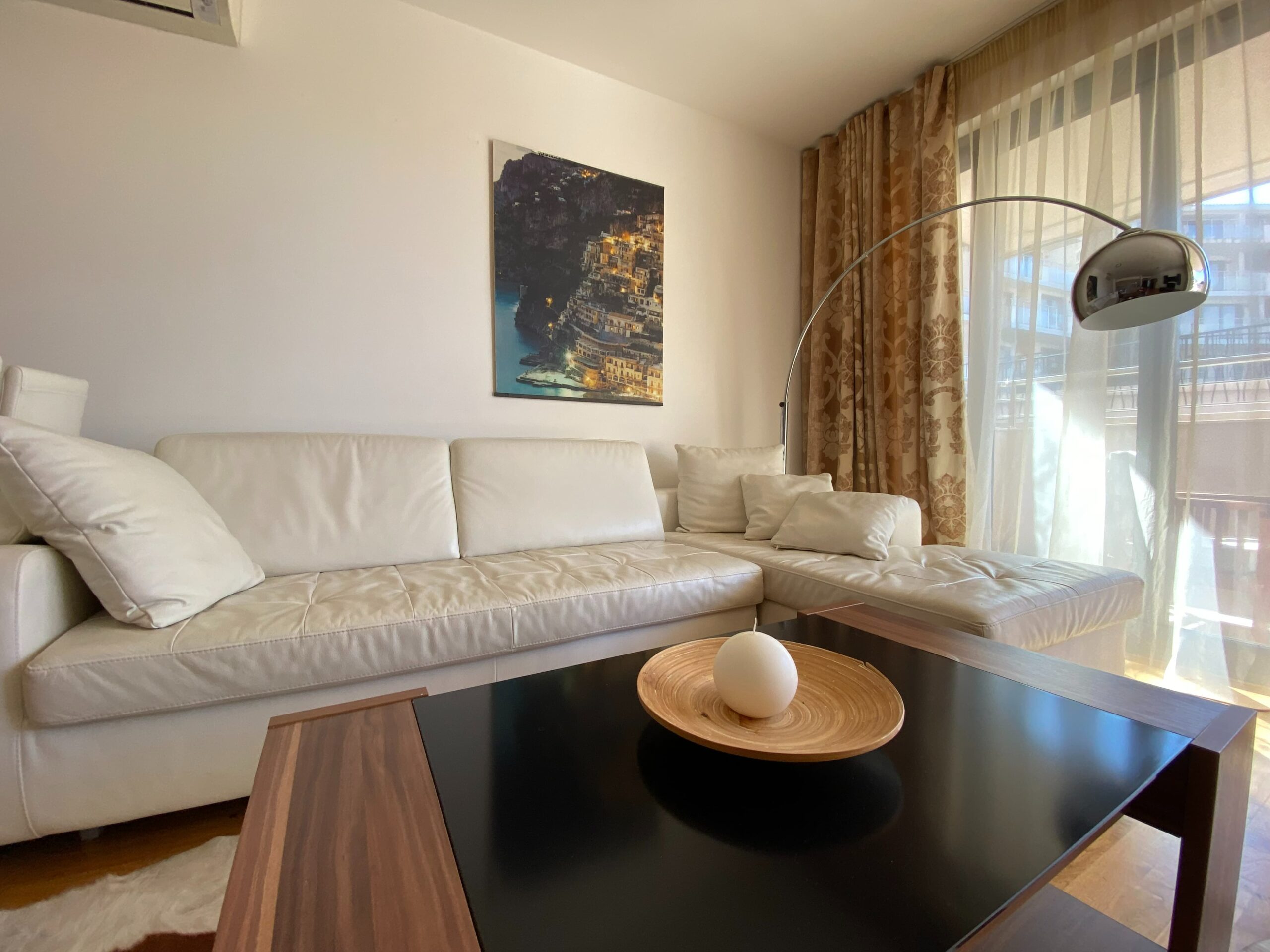 Two-bedroom apartment in modern complex with pool