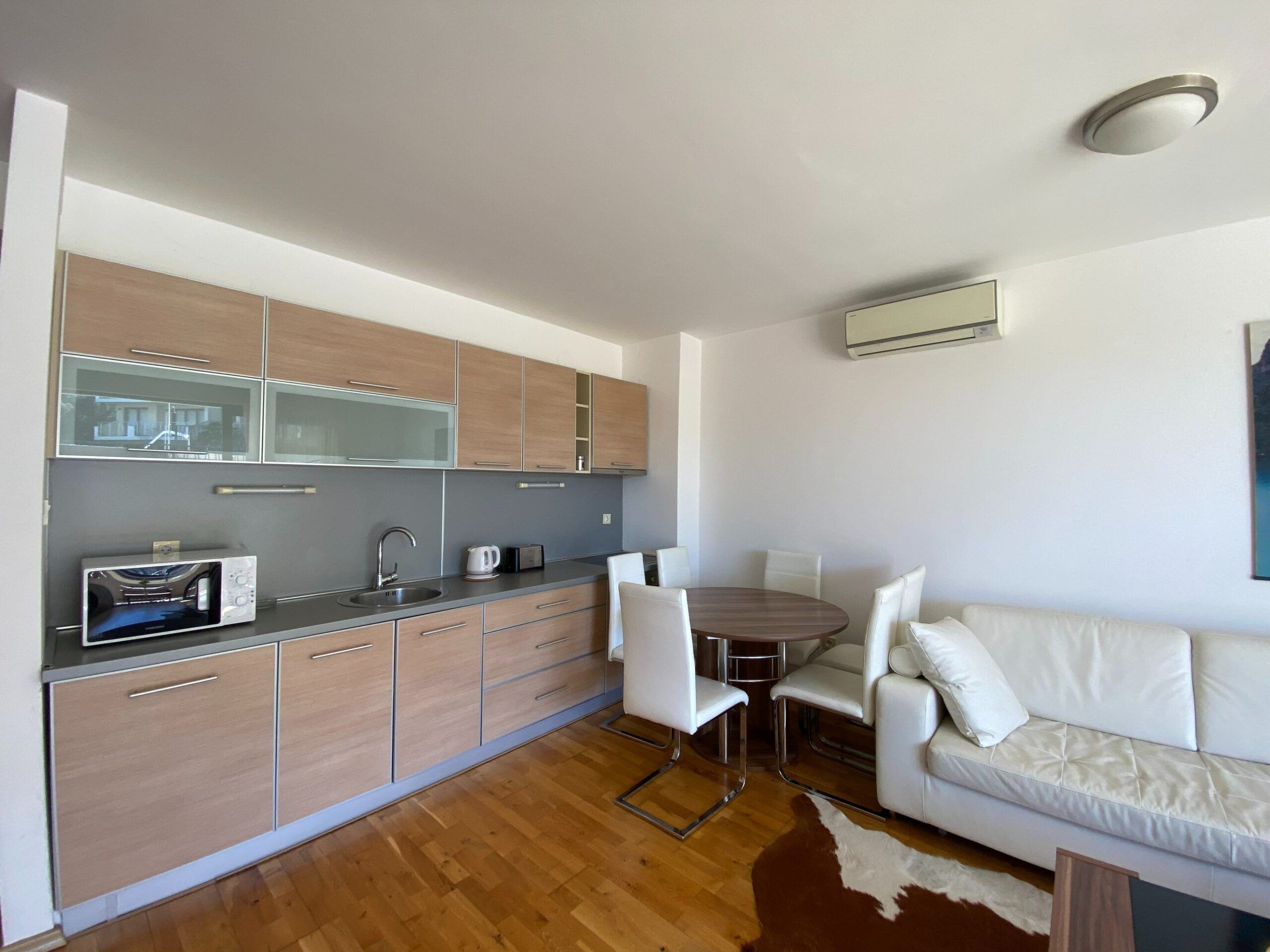 Two-bedroom apartment in modern complex with pool