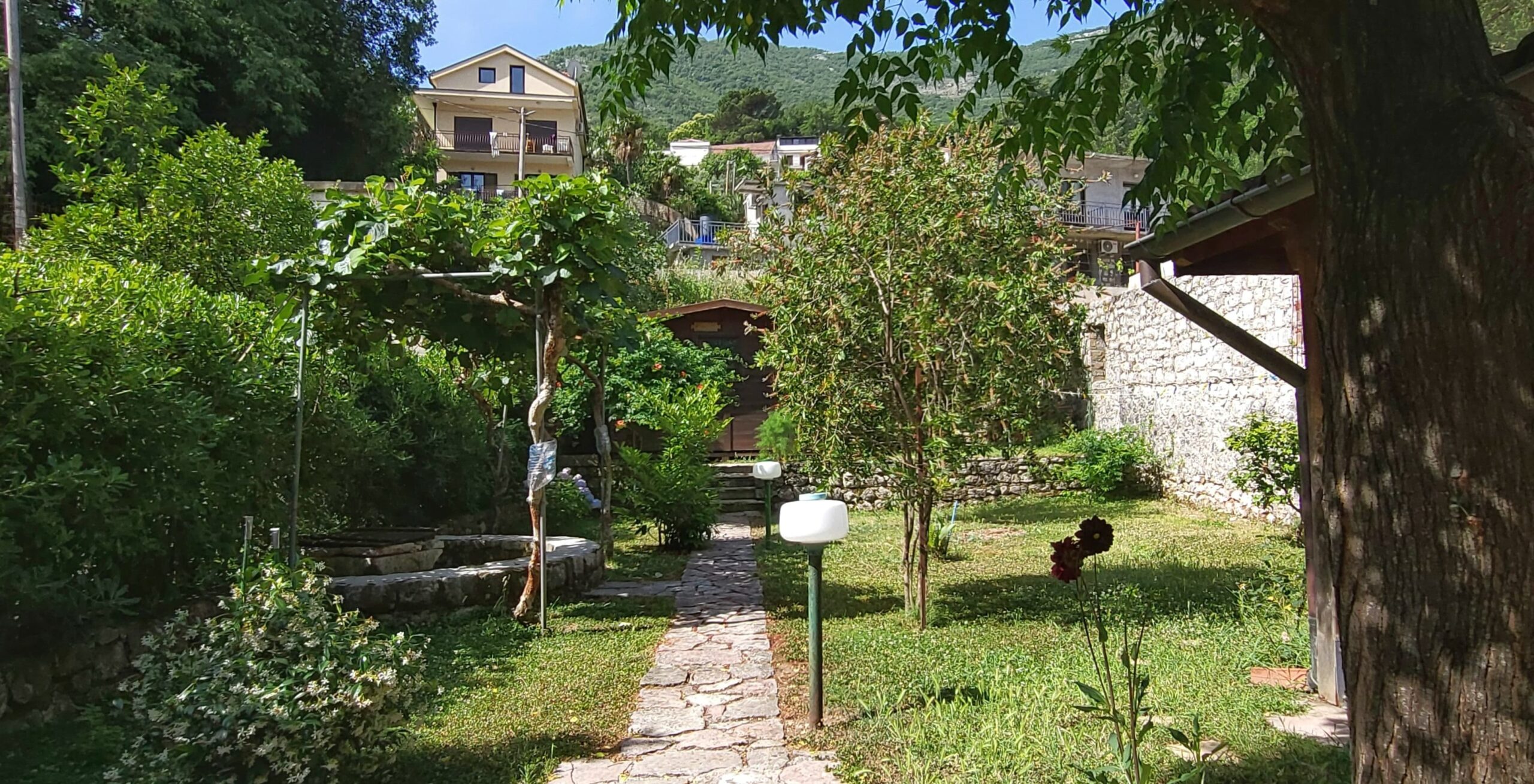 Front line stone house for renovation