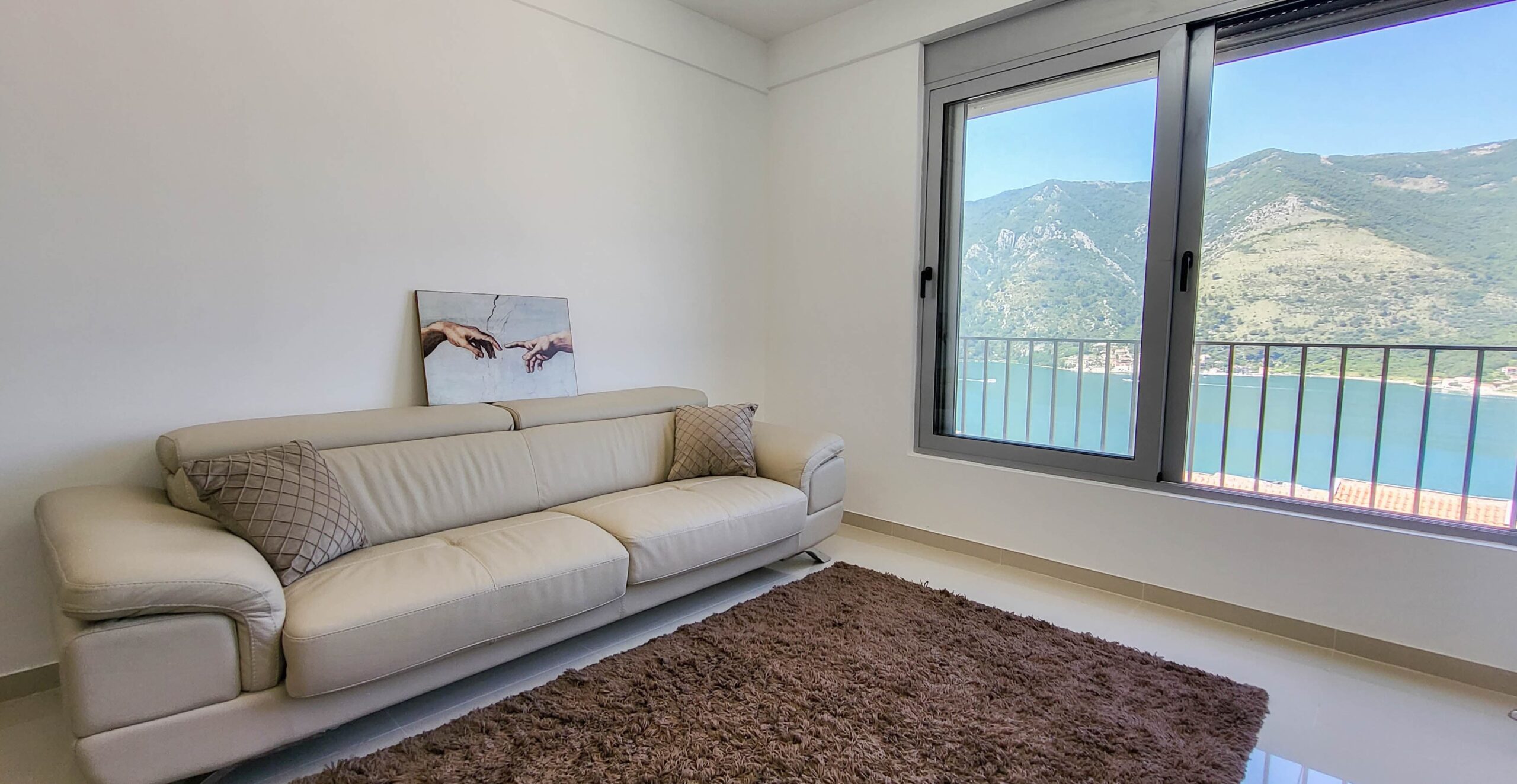 One-bedroom apartment with panoramic sea views