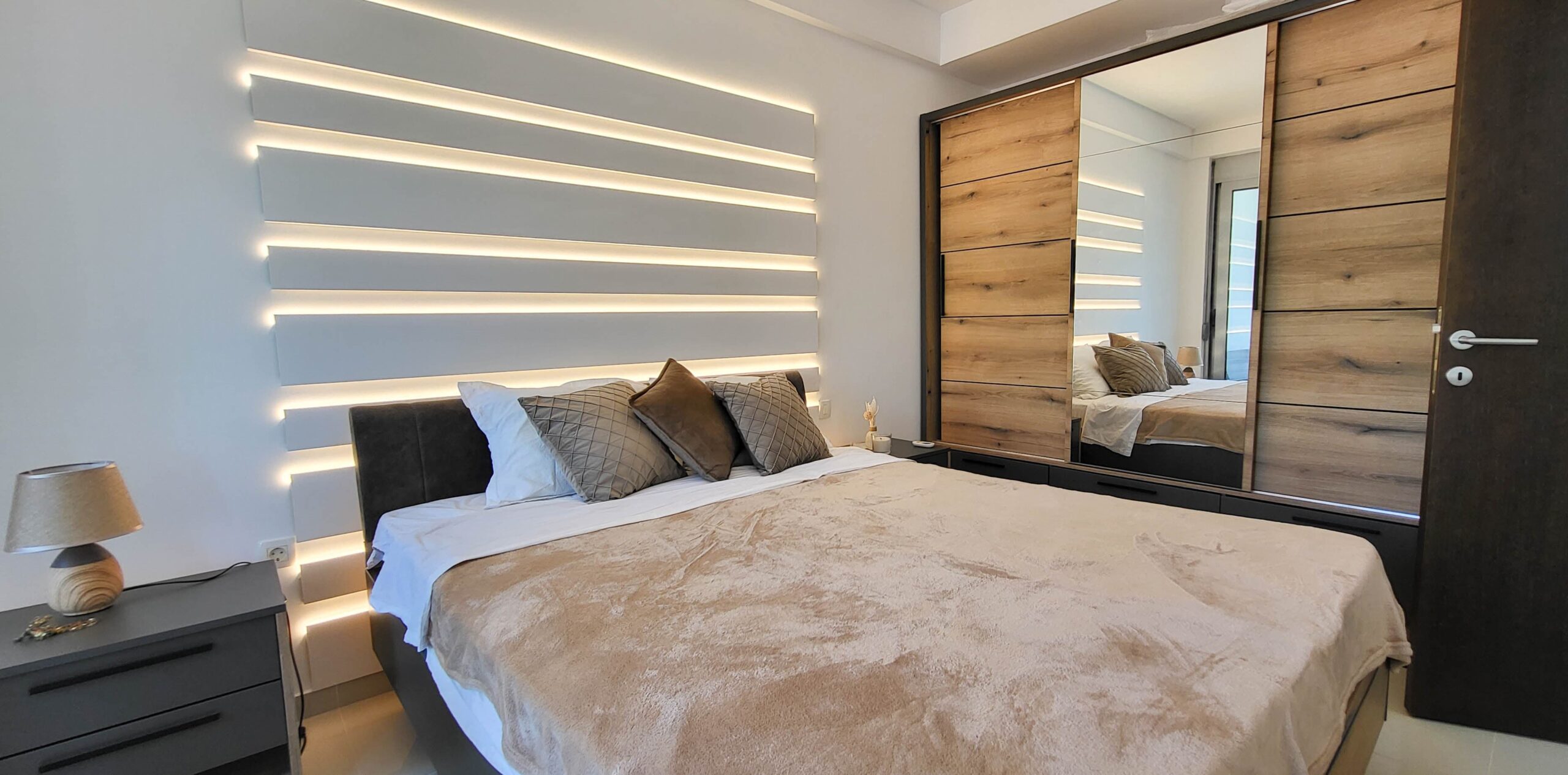 One-bedroom apartment with panoramic sea views