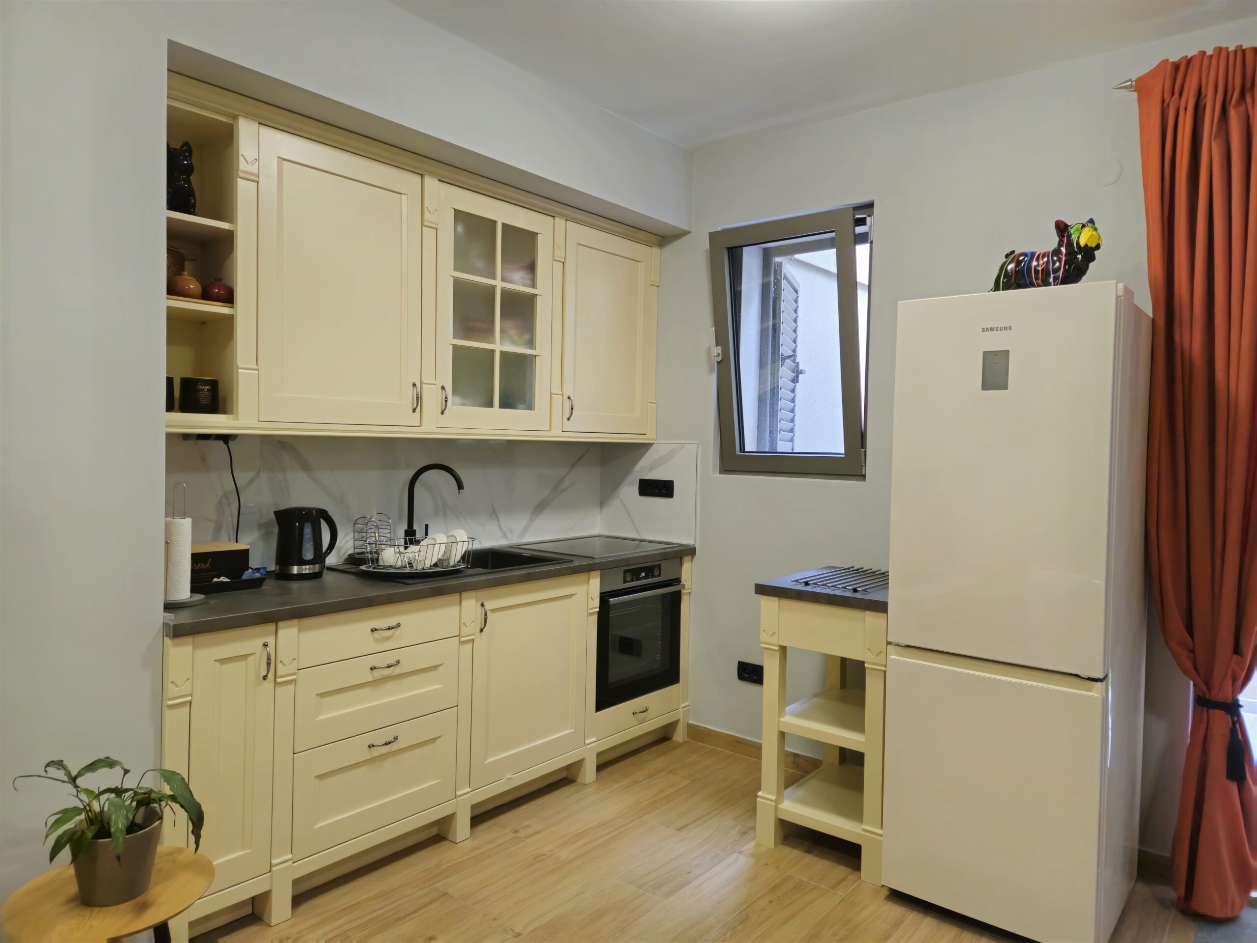 Modern one-bedroom apartment in Dobrota