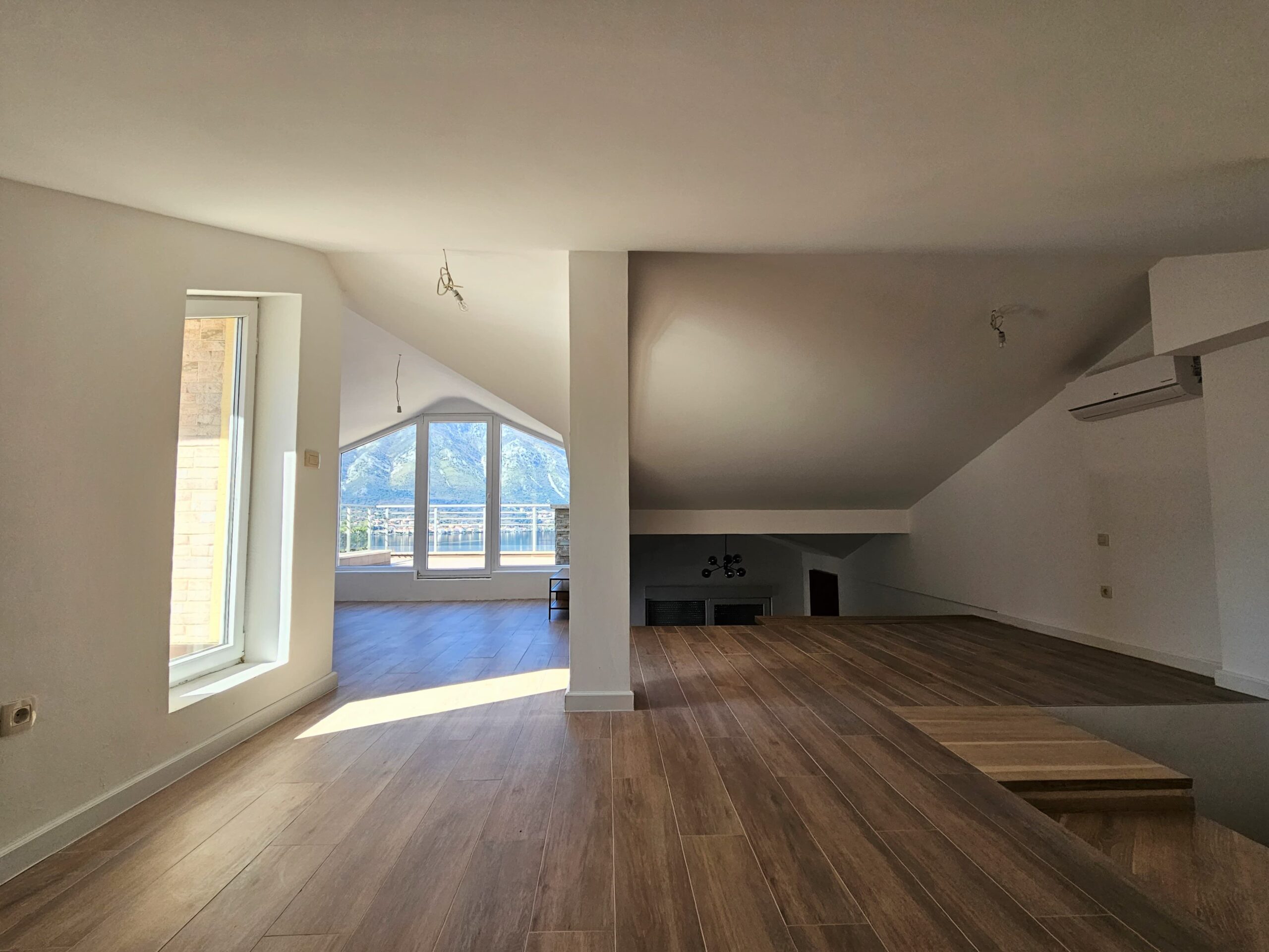Modern duplex with open views of the Bay, Dobrota