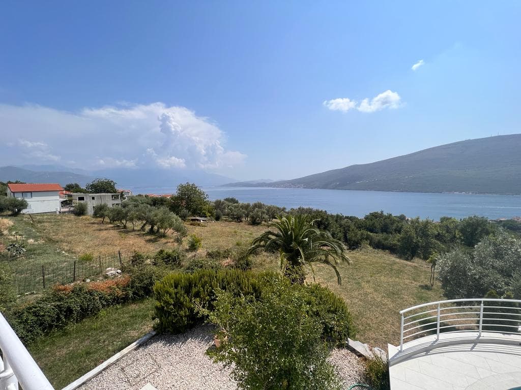 Luxury Villa in Đenovići